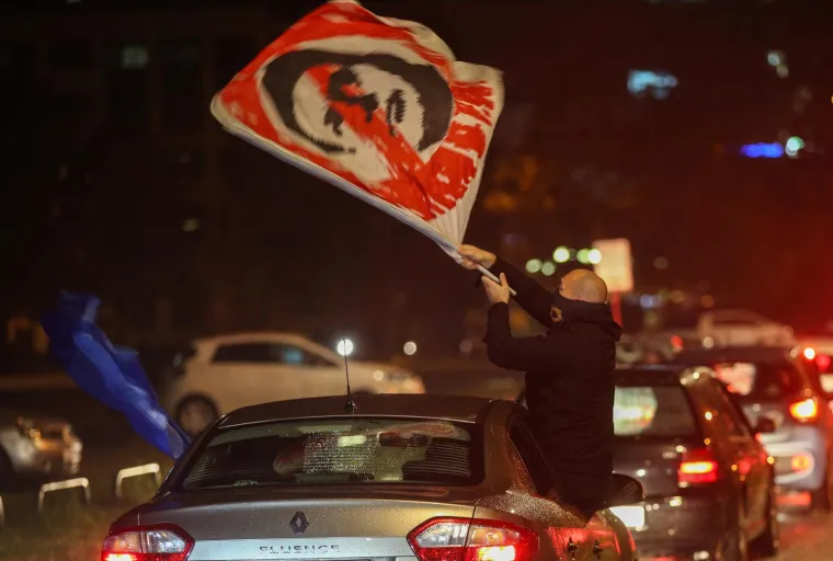 Ludnica na ulicama Zagreba, Boysi bakljadom i karuselom proslavili 35. rođendan