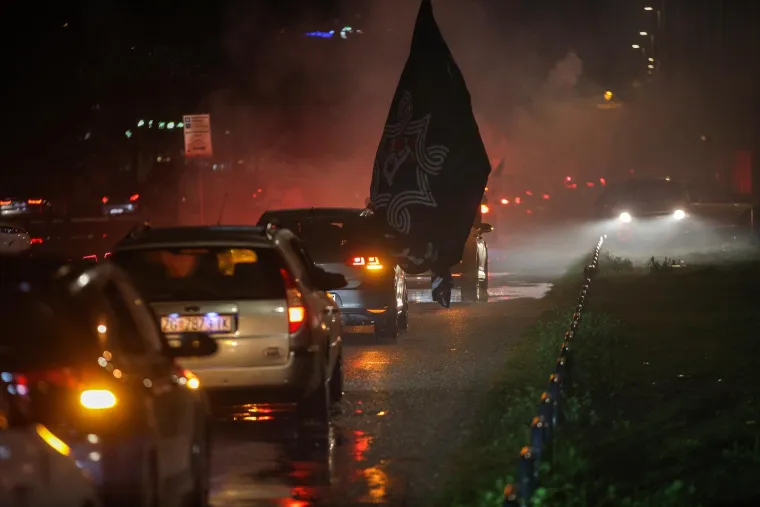 Ludnica na ulicama Zagreba, Boysi bakljadom i karuselom proslavili 35. rođendan