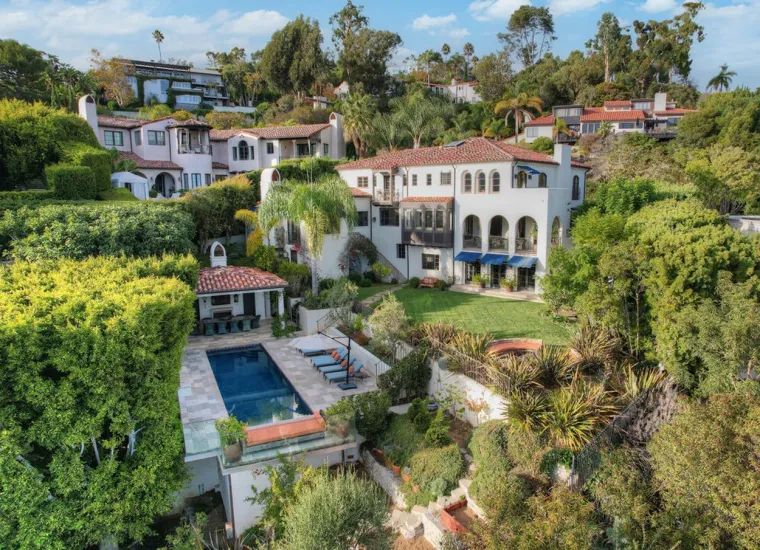 Dom iz snova: Pogledajte vilu 'djevojke od milijun dolara', prilagodila je predivno imanje svojim životinjama