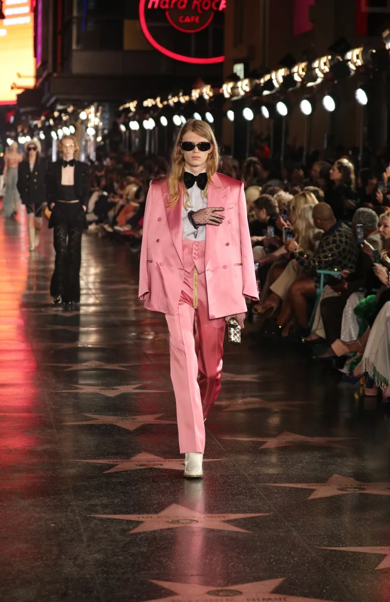 Zatvorili Hollywood Boulevard, a gosti sjedili na Stazi slavnih: Ovakav spektakl na pisti može napraviti samo Gucci