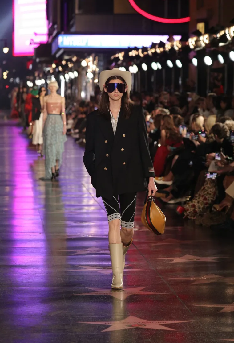 Zatvorili Hollywood Boulevard, a gosti sjedili na Stazi slavnih: Ovakav spektakl na pisti može napraviti samo Gucci