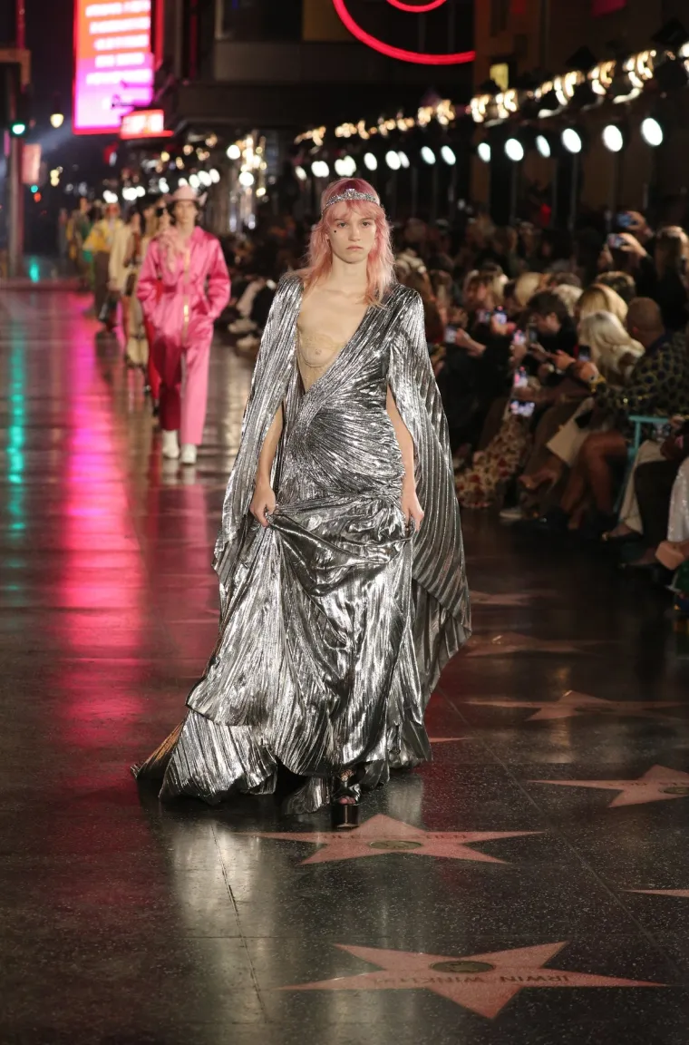 Zatvorili Hollywood Boulevard, a gosti sjedili na Stazi slavnih: Ovakav spektakl na pisti može napraviti samo Gucci