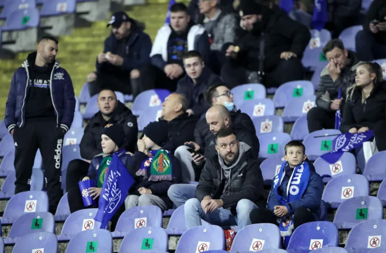 Jedno lice privuklo je veliku pozornost u loži Dinamovog stadiona