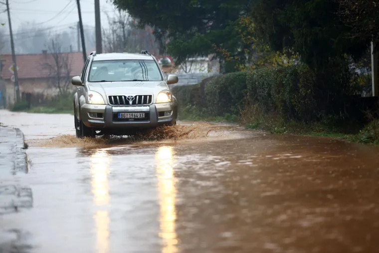 Katastrofa u Sarajevu! Dio grada je pod vodom i bez struje, Miljacka prijeti izlijevanjem iz korita