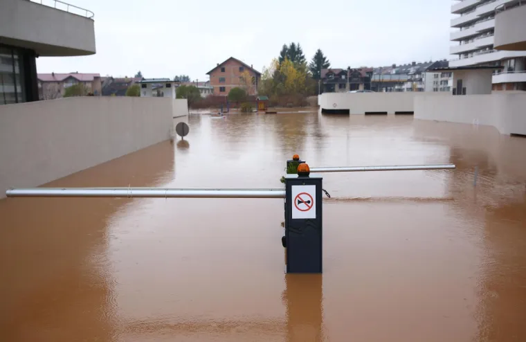 Katastrofa u Sarajevu! Dio grada je pod vodom i bez struje, Miljacka prijeti izlijevanjem iz korita