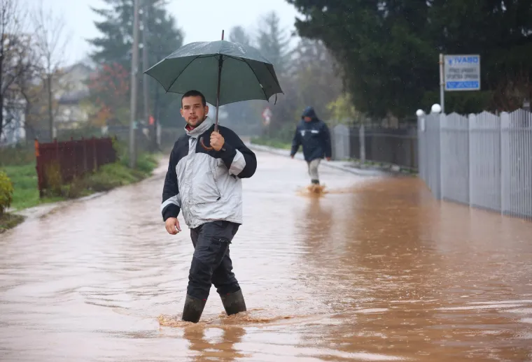 Katastrofa u Sarajevu! Dio grada je pod vodom i bez struje, Miljacka prijeti izlijevanjem iz korita