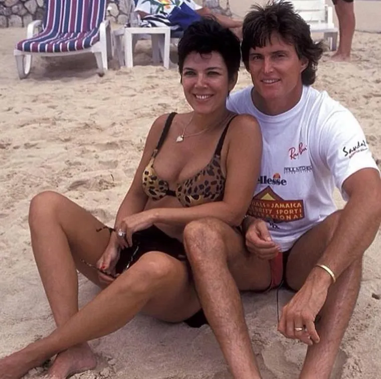 Jenner se menadžmentom počela baviti tako što je menadžerirala karijeru svojeg drugog supruga, danas Caitlyn Jenner. Bili su novopečeni bračni par, imali četvero djece, no nisu imali novca. 