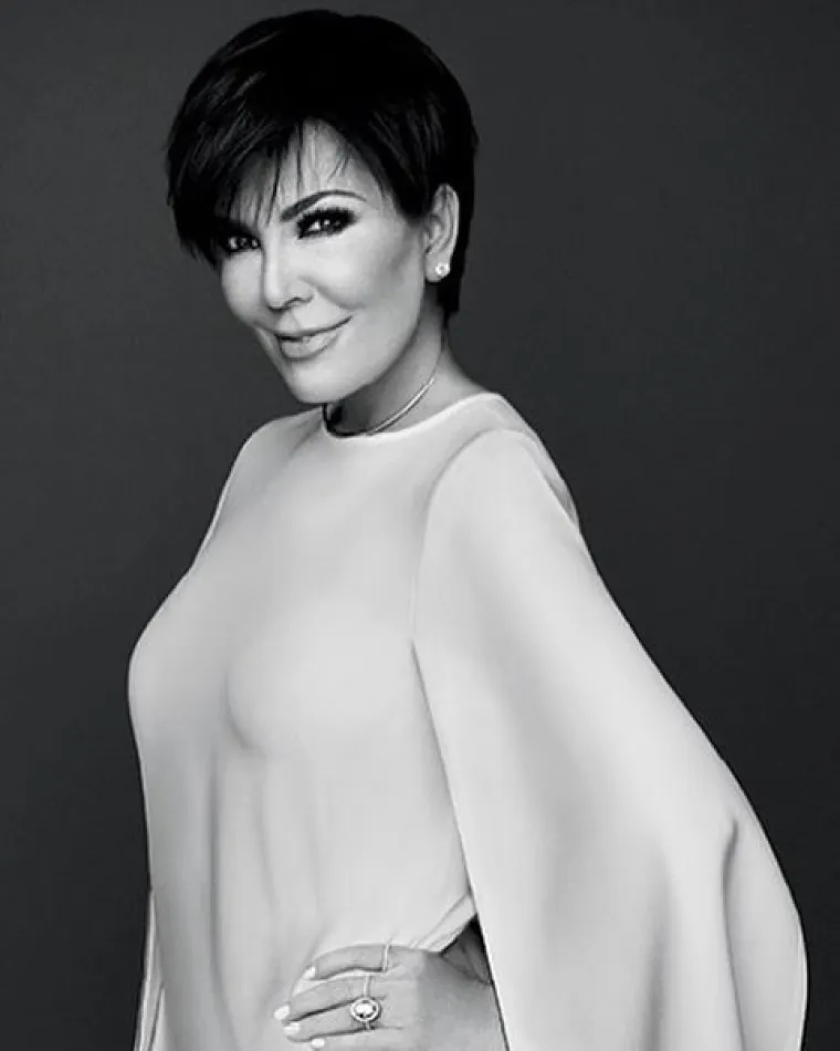 
Kada su 2017. tri članice klana objavile vijesti o trudnoći, javnost je spekulirala da se radi o marketinškom triku koji je orkestrirala Kris Jenner. Naime, Kylie je zatrudnjela taman u vrijeme kad je izlazila nova sezona realityja. 