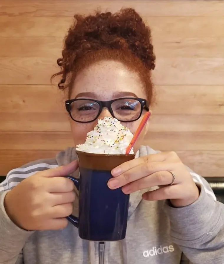 &ldquo;Uvijek sam mrzila svoju kosu. A moja mama je odrasla mrzeći svoje pjegice... pa me uvijek učila da ih trebam pokrivati. Ali, sada mi se pomalo i sviđaju.&rdquo;