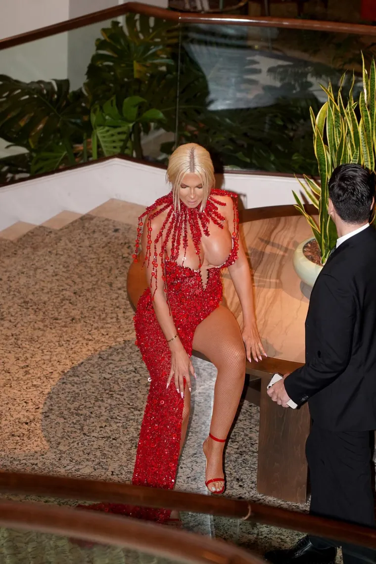 Obline sijevale na sve strane: Najseksi srpske folkerice dale su sve od sebe da buljite u njih