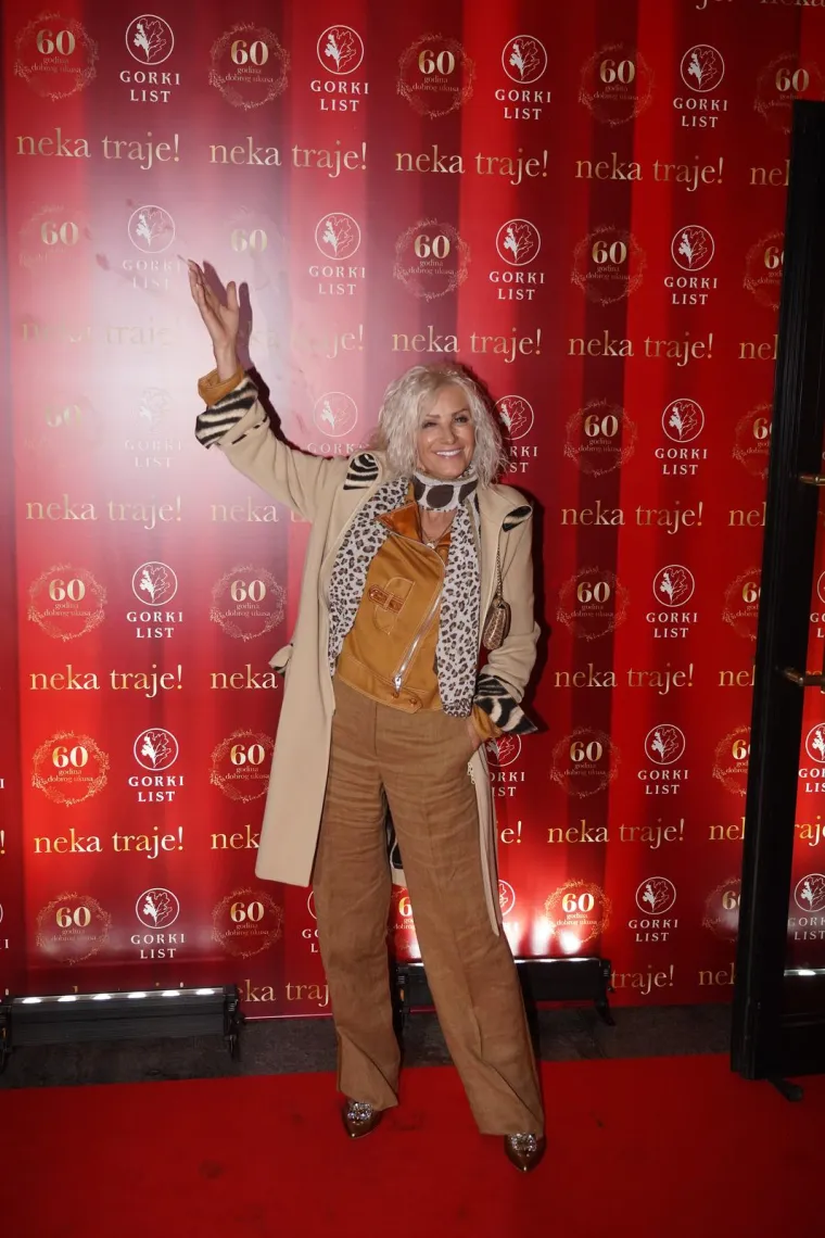 Obline sijevale na sve strane: Najseksi srpske folkerice dale su sve od sebe da buljite u njih