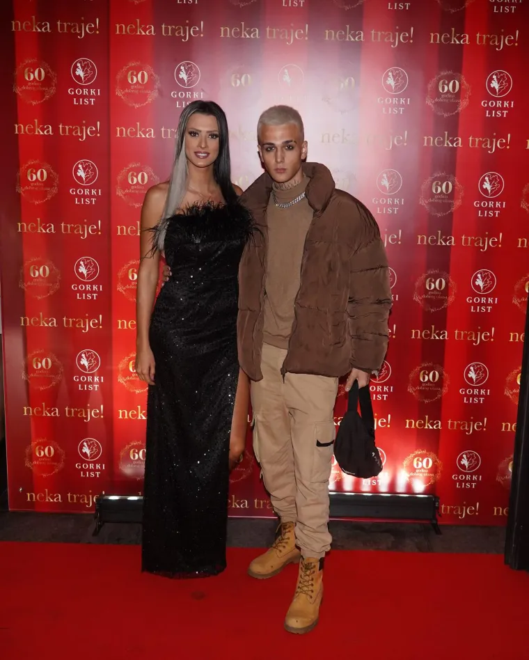 Obline sijevale na sve strane: Najseksi srpske folkerice dale su sve od sebe da buljite u njih