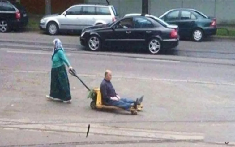 Upoznajte polaznike visoke škole 'Ženo, je li ti teška ta vrećica? Pa, premjesti je malo i u drugu ruku'
