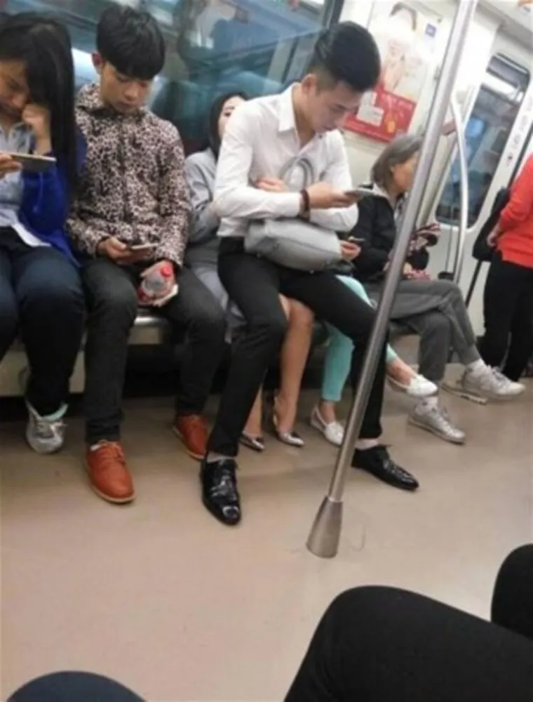 Upoznajte polaznike visoke &scaron;kole 'Ženo, je li ti te&scaron;ka ta vrećica? Pa, premjesti je malo i u drugu ruku'