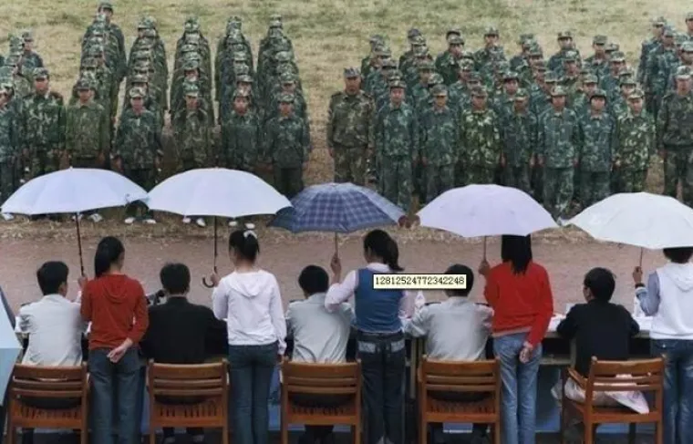 Upoznajte polaznike visoke &scaron;kole 'Ženo, je li ti te&scaron;ka ta vrećica? Pa, premjesti je malo i u drugu ruku'