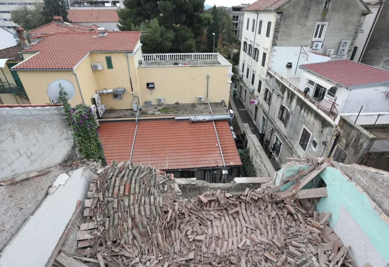 U centru &Scaron;ibenika uru&scaron;ila se kuća, dio zavr&scaron;io u susjednom kafiću