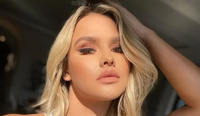 Sjećate li se djevojke koja je polugola prekinula finale Lige prvaka? Njen Instagram pun je goli&scaron;avih fotki