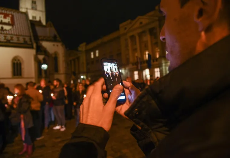 Prosvjednici pred Saborom i Vladom prosvjeduju zbog covid potvrda
