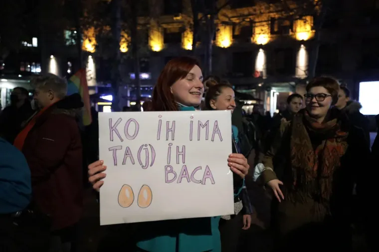 Mural Ratku Mladiću izazvao kaos u Beogradu: Policija razdvaja prista&scaron;e i ljevičare