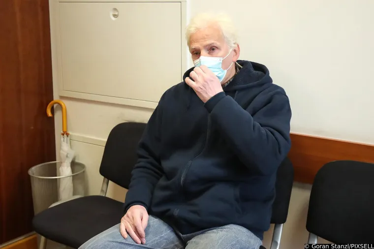 &quot;Poslao sam dopis u njezin sandučić u kojem sam tražio od nje da se odredi. Tražio sam odgovore, a nisam ih dobio. Nisam joj narušavao intimu, a ona je pogodila o kome se radi. U Jelsu odlazim već sedam godina, a Ninu pune tri tamo nisam vidio niti sam joj u Jelsi prilazio, a kamoli je do tamo slijedio. Ali tada se u meni rodila ideja. Samo sam joj htio dati ruže.