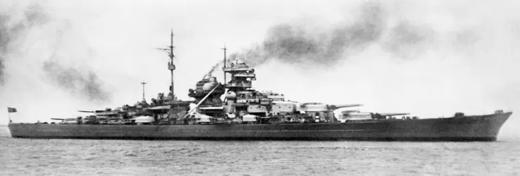 Dana 12. studenoga 1944. britanski bombarderi tipa Avro Lancaster postigli su dva direktna pogotka bombama tipa &quot;Tallboy&quot; težine 5400 kg, a jedna je pala jako blizu. 