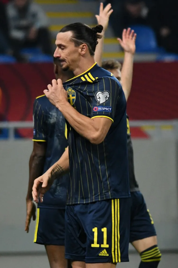 Navijač uletio u teren i do&scaron;ao do Zlatana, njegova reakcija bila je žestoka