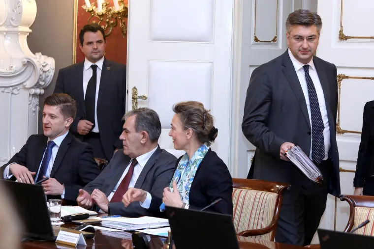 Već u lipnju 2020. godine javni dug je iznosio 329 milijardi kuna