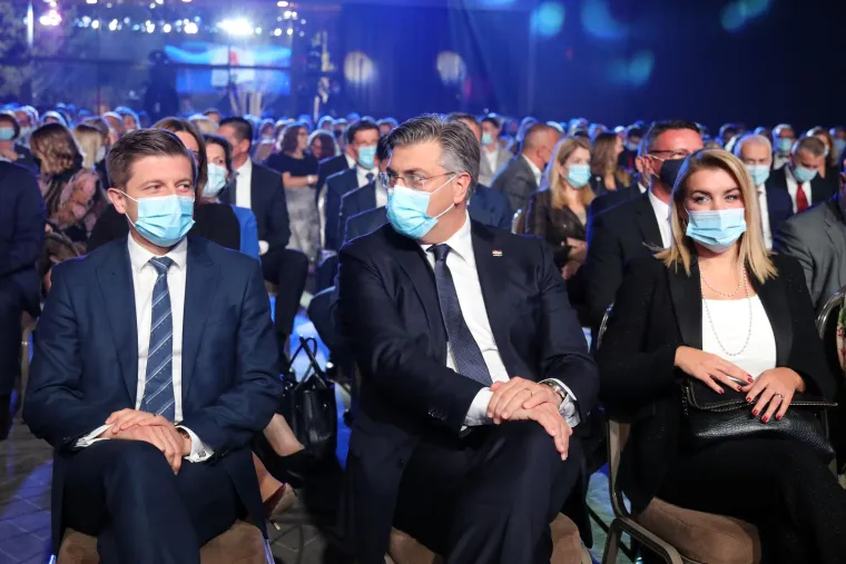 Posljednji podatak HNB-a za javni dug je za srpanj 2021. godine i on je najviši ikad - 344 milijardi kuna