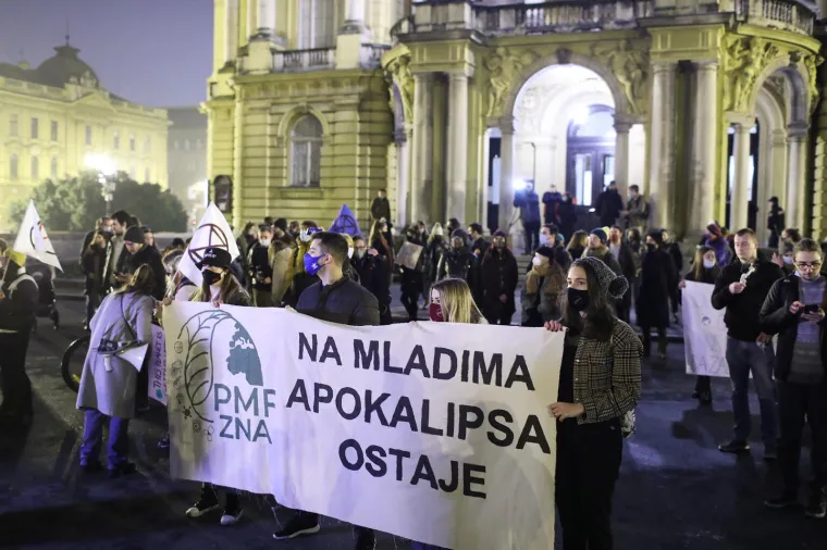 Zanimljivo je, kaže, da je premijer Andrej Plenković na konferenciji COP26 u Glasgowu najavio ga&scaron;enje Plomina tek 2033., a da je na istom tom događaju 40 zemalja potpisalo da će prestati koristiti ugljen kao energent