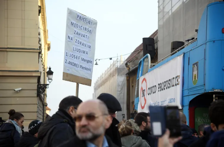 Prosvjed u Zagrebu protiv mjera i COVID potvrda