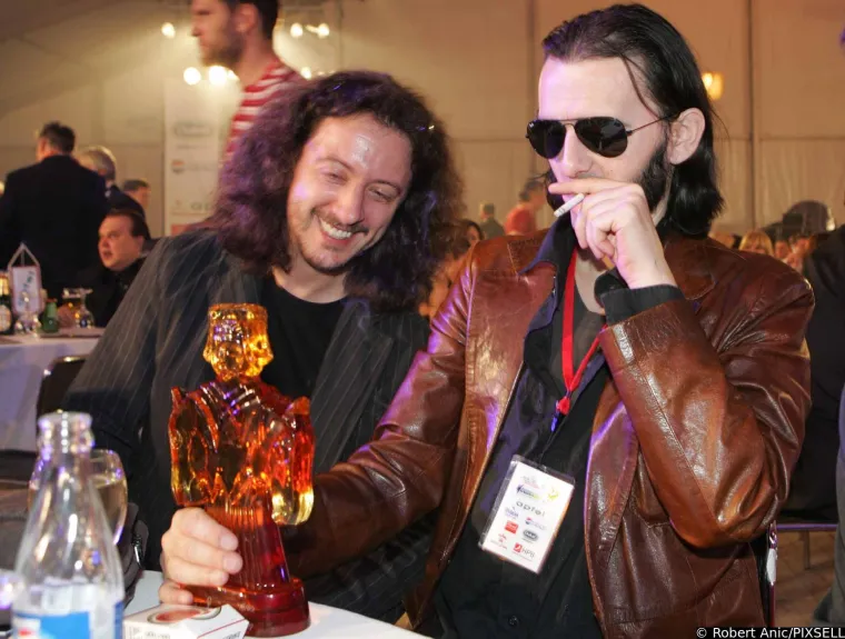 Fotke koje bude nostalgiju: Pogledajte na&scaron;e zvijezde prije 15 godina. Neprežaljeni Oliver uvijek je bio unikat...