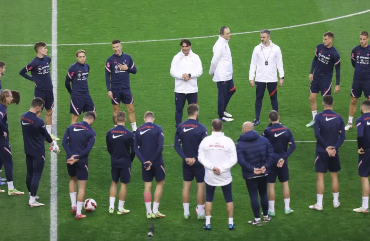 Luka Modrić i dru&scaron;tvo u nogometnom hramu: Primjećujete li ne&scaron;to na reprezentativcima?