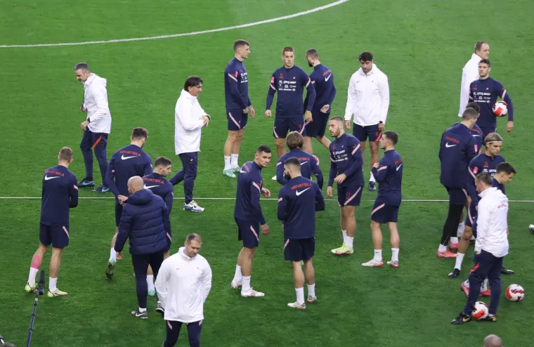 Luka Modrić i dru&scaron;tvo u nogometnom hramu: Primjećujete li ne&scaron;to na reprezentativcima?