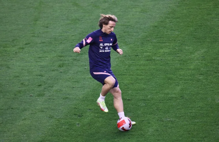 Luka Modrić i dru&scaron;tvo u nogometnom hramu: Primjećujete li ne&scaron;to na reprezentativcima?