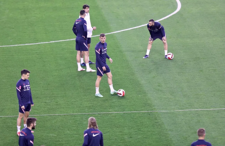 Luka Modrić i dru&scaron;tvo u nogometnom hramu: Primjećujete li ne&scaron;to na reprezentativcima?