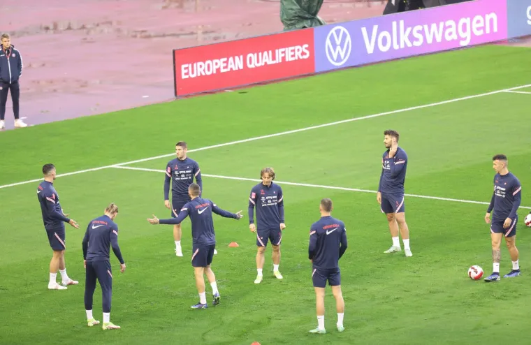 Luka Modrić i dru&scaron;tvo u nogometnom hramu: Primjećujete li ne&scaron;to na reprezentativcima?