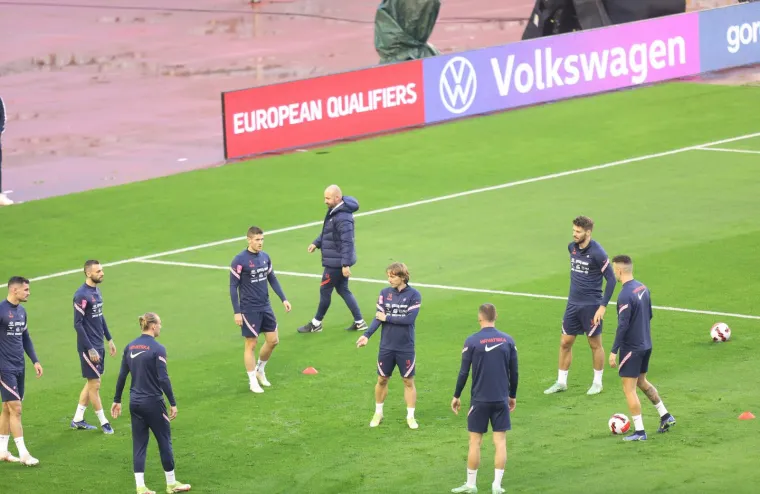 Luka Modrić i dru&scaron;tvo u nogometnom hramu: Primjećujete li ne&scaron;to na reprezentativcima?