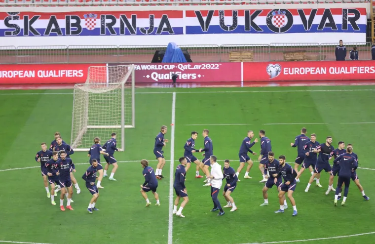 Luka Modrić i dru&scaron;tvo u nogometnom hramu: Primjećujete li ne&scaron;to na reprezentativcima?