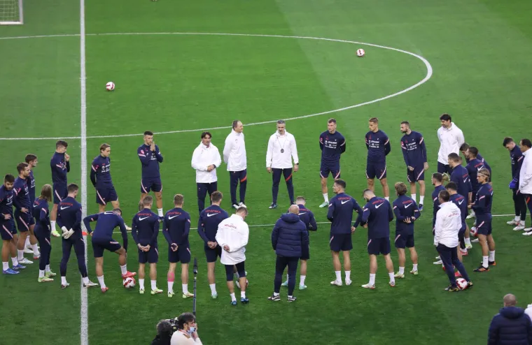 Luka Modrić i dru&scaron;tvo u nogometnom hramu: Primjećujete li ne&scaron;to na reprezentativcima?