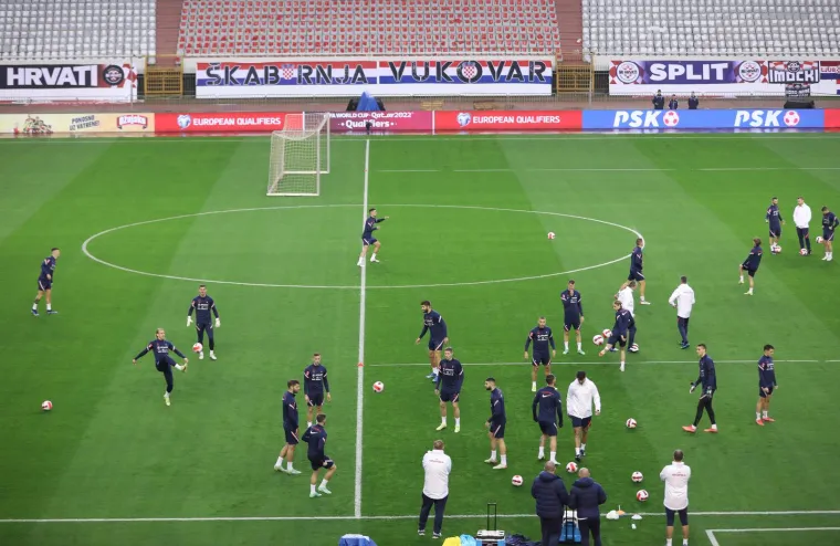 Pogledajte &scaron;to visi na ogradi na Poljudu: To im je dodatni motiv