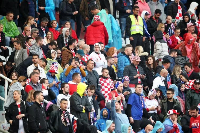 Na Poljudskim tribinama sve u znaku Vukovara i Škabrnje, navijači digli sjajnu koreografiju
