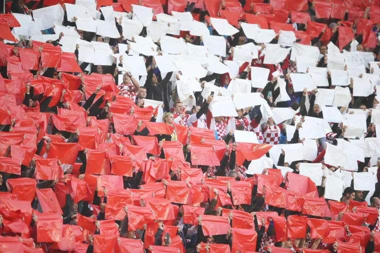 Koreografija na tribini uoči utakmice Hrvatska - Rusija