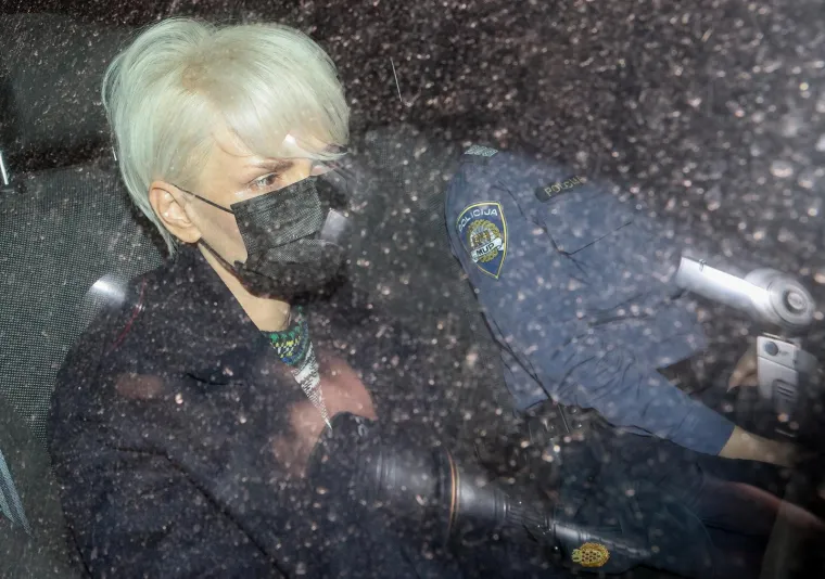 FOTO - Piruška Canjuga privedena na ispitivanje u DORH: Policija opet pročešljala njezin dom u elitnom zagrebačkom naselju