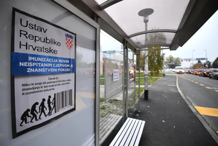 U Zagrebu osvanuli plakati o razlozima protiv nošenja maski i cijepljenja