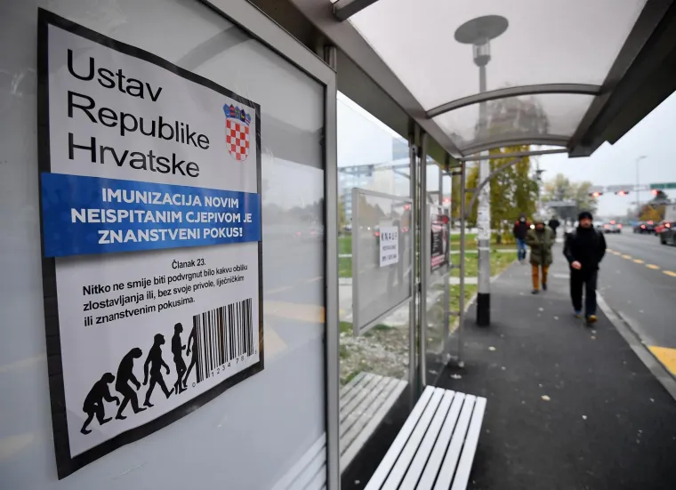 U Zagrebu osvanuli plakati o razlozima protiv nošenja maski i cijepljenja