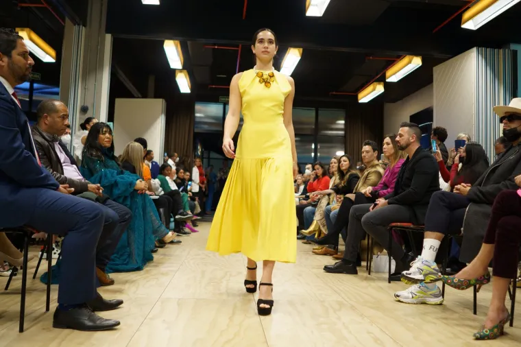 Dizajnerica koju obožava J.Lo odjenula manekenke u riskantne krpice koje vi&scaron;e otkrivaju nego pokrivaju