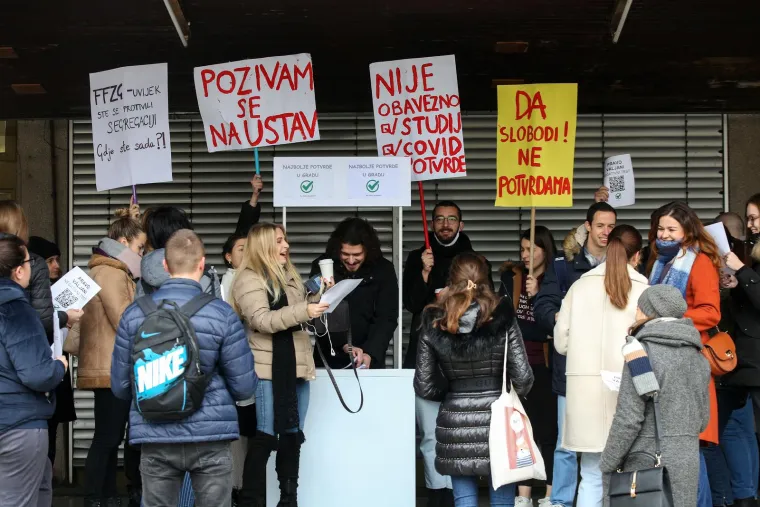 Naveli su kako će fakultet zaposlenicima refundirati troškove testiranja obavljenih zaključno s 28. studenog.