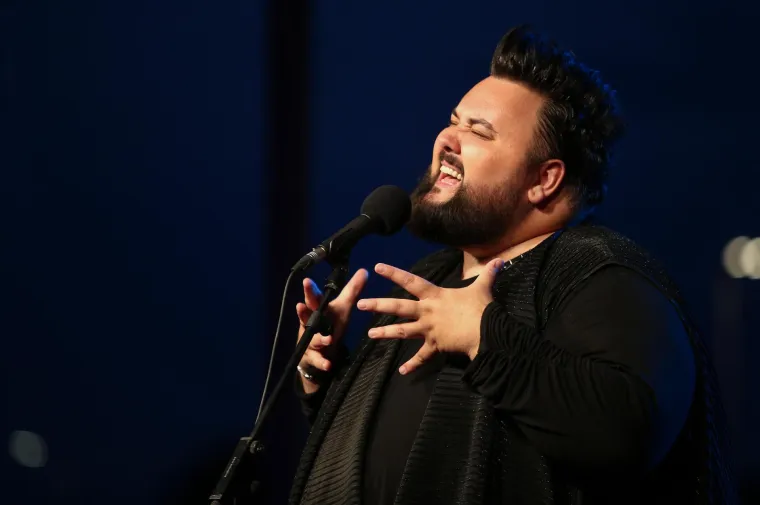 Pravo ime Jacquesa Houdeka je Željko Hudek. Ime Jacques na&scaron;lo se među prijedlozima kada je kao tinejdžer davao glas za crtiće i kako ga ne bi potpisivali s dijakritičkim znakovima.