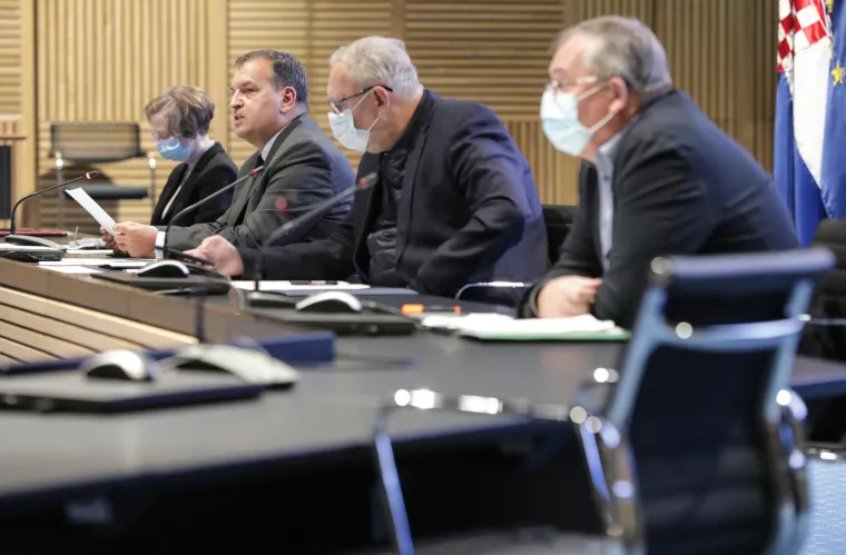 Stožer civilne zaštite je tijelo koje u Hrvatskoj donosi epidemiološke mjere u svrhu borbe protiv pandemije koronavirusa
