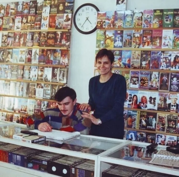 Dok ne izmisle vremeplov bolji prikaz 90-ih nećete naći: Evo kako su zapravo izgledale ako sa strane ostavimo sve ružne stvari